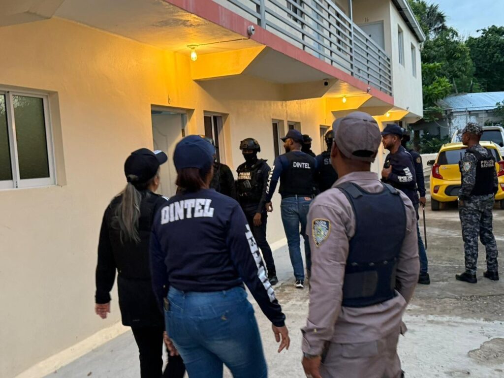 Autoridades ocupan drogas, armas y cigarrillos ilegales durante amplios operativos en Santiago | 4 | Autoridades ocupan drogas, armas y cigarrillos ilegales durante amplios operativos en Santiago - Noticias de hoy en República Dominicana | De Último Minuto