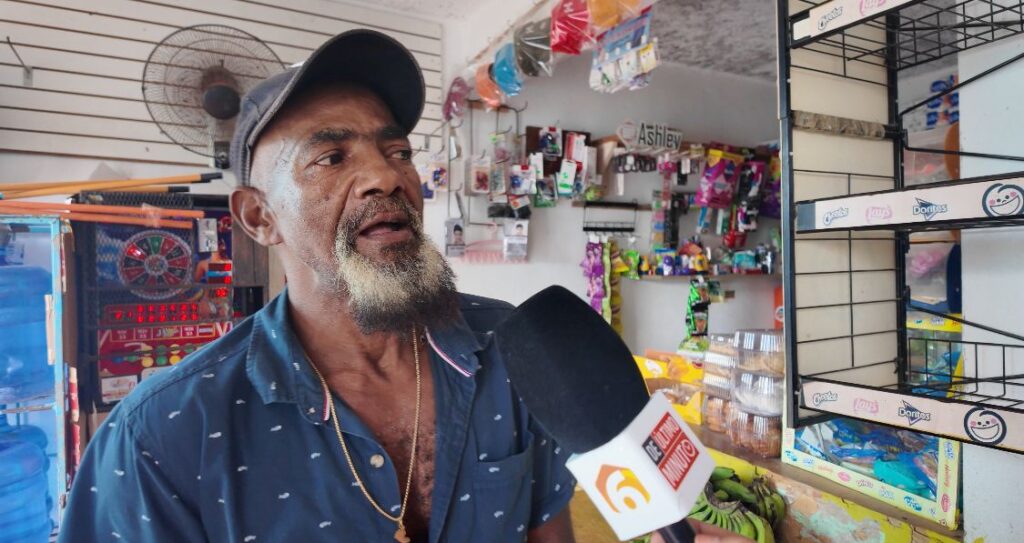 Tensión y miedo tras tiroteo entre supuestos delincuentes y agentes policiales en Los Girasoles | 2 | Tensión y miedo tras tiroteo entre supuestos delincuentes y agentes policiales en Los Girasoles - Noticias de hoy en República Dominicana | De Último Minuto