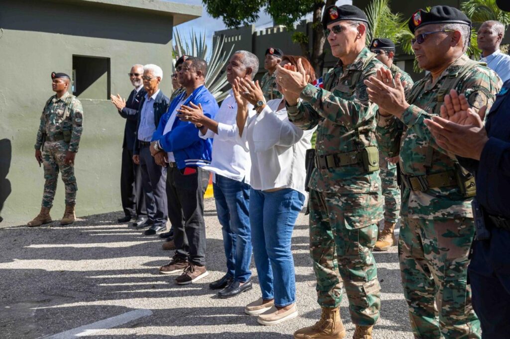 Comandante General del Ejército visita Elías Piña y San Juan de la Maguana | 3 | Comandante General del Ejército visita Elías Piña y San Juan de la Maguana - Noticias de hoy en República Dominicana | De Último Minuto