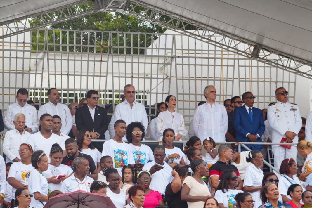 Iglesia Católica celebra creación de la Diócesis Stella Maris durante ordenación del obispo Manuel Ruiz