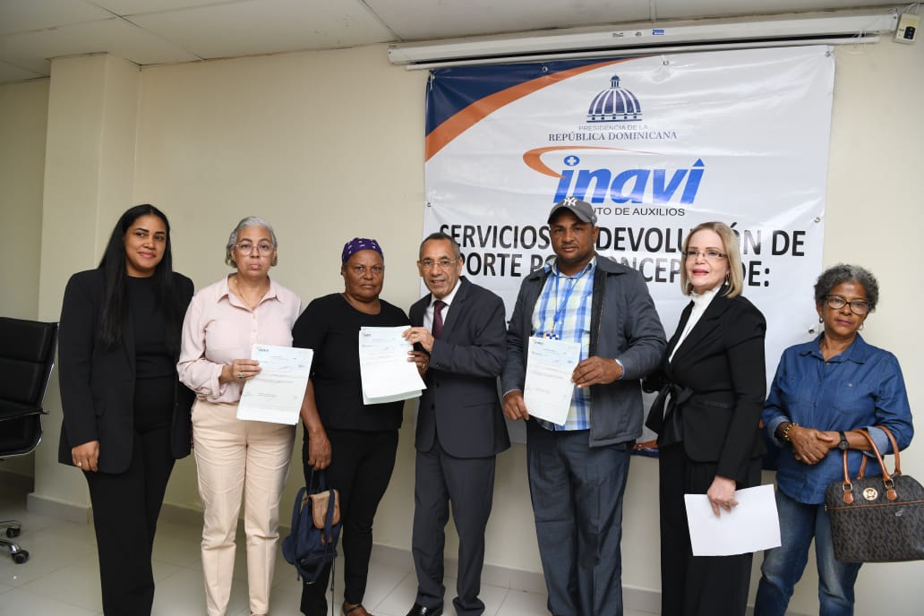 INAVI devuelve más de RD$2.5 millones a exservidores públicos INAVI devuelve más de RD$2.5 millones a exservidores públicos