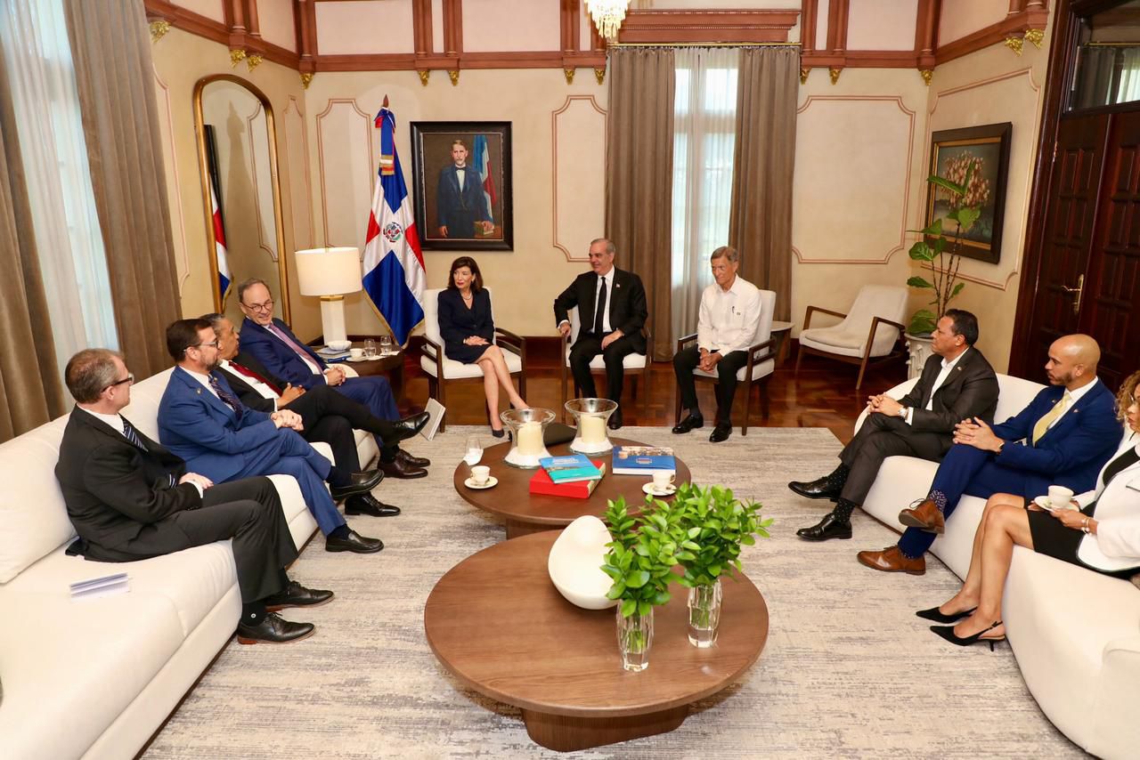 Abinader y gobernadora Kathy Hochul anuncian acuerdo para fortalecer lazos económicos y culturales entre Nueva York y RD