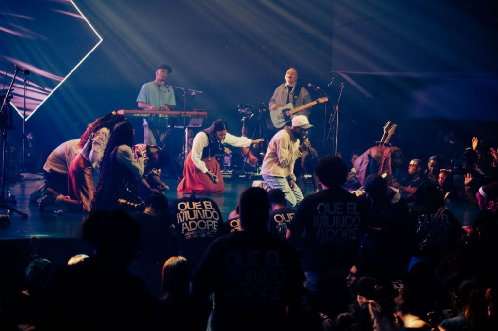 “Que el Mundo Adore” reúne a más de dos mil jóvenes en su quinta edición | 4 | “Que el Mundo Adore” reúne a más de dos mil jóvenes en su quinta edición