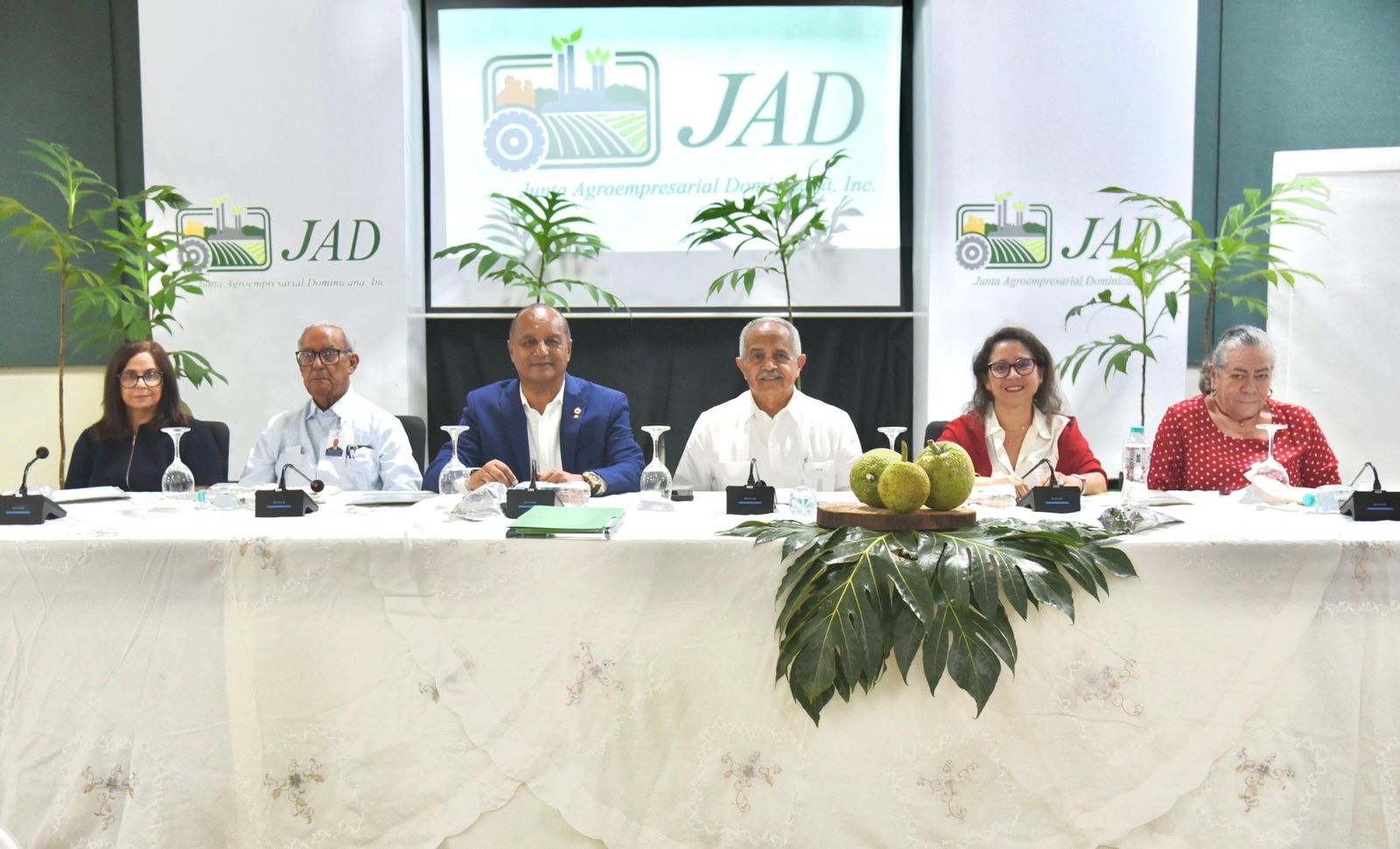 JAD y Agricultura reafirman compromiso con el desarrollo de la Castaña de Masa