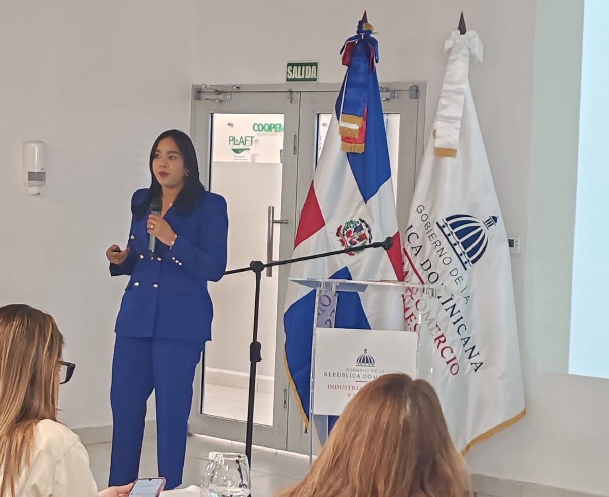 Sonia Doñe resalta el impacto y las buenas prácticas de RENACO en taller del MICM sobre Asociaciones Sin Fines de Lucro 2025