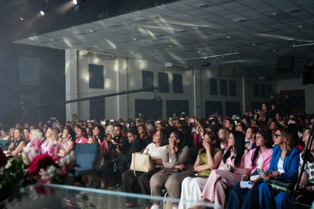 Más de 1,300 mujeres se congregan en Santo Domingo para el XXI Congreso “Déboras 2025” | 5 | Más de 1,300 mujeres se congregan en Santo Domingo para el XXI Congreso “Déboras 2025”