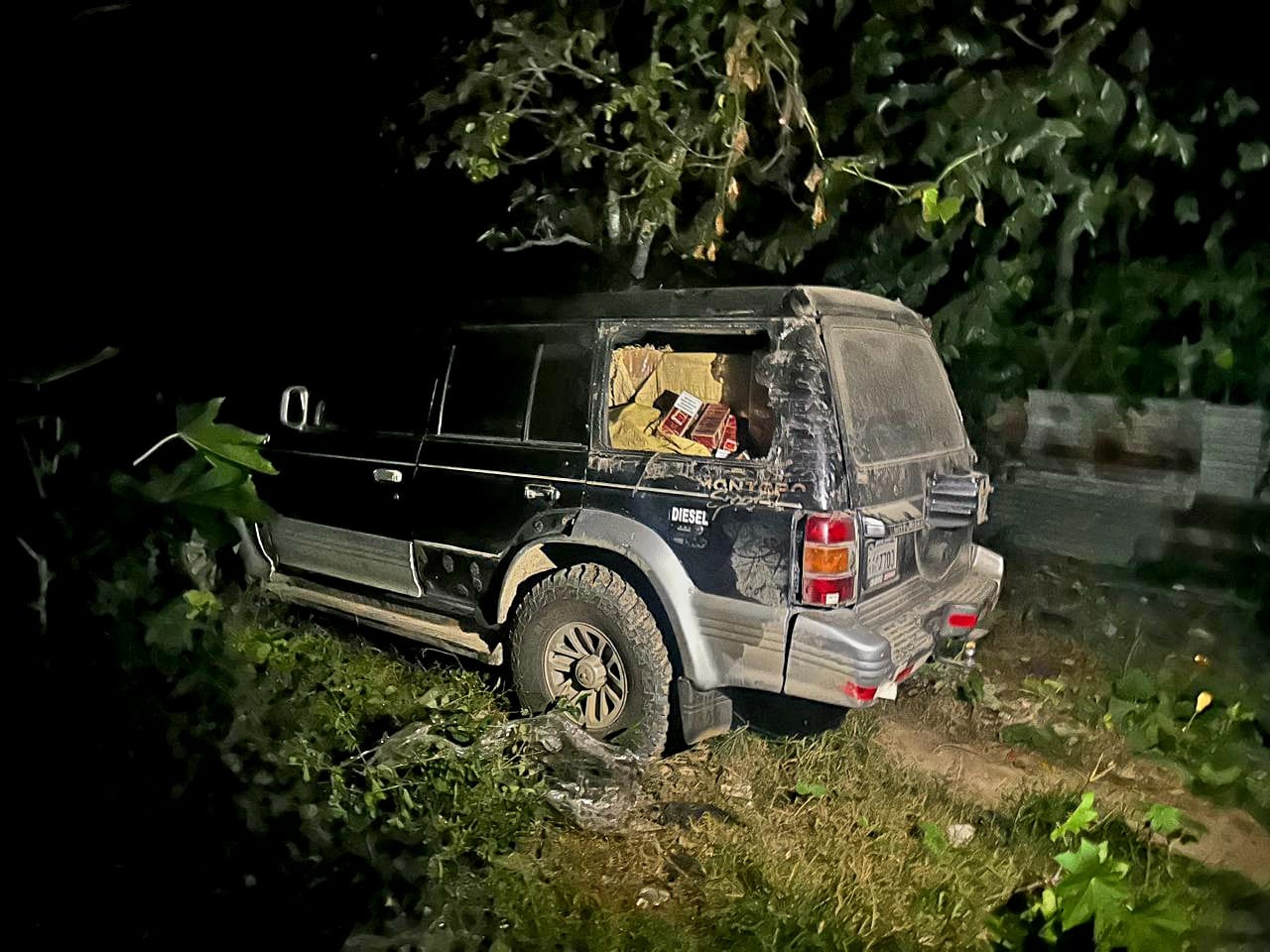 Ejército captura jeepeta cargada con 240,000 cigarrillos de contrabando tras persecución en zona fronteriza