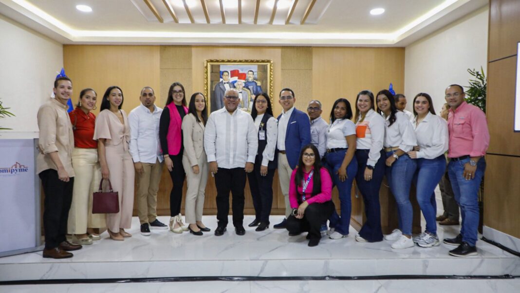 Como parte de los fondos de emergencia autorizados por el presidente Luis Abinader para apoyar a los afectados por la tormenta Melissa.