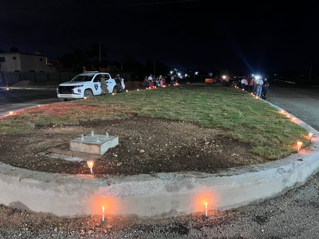 Realizan encendido de velas en protesta por ampliación de la Avenida Ecológica en Boca Chica | 3 | Realizan encendido de velas en protesta por ampliación de la Avenida Ecológica en Boca Chica - Noticias de hoy en República Dominicana | De Último Minuto