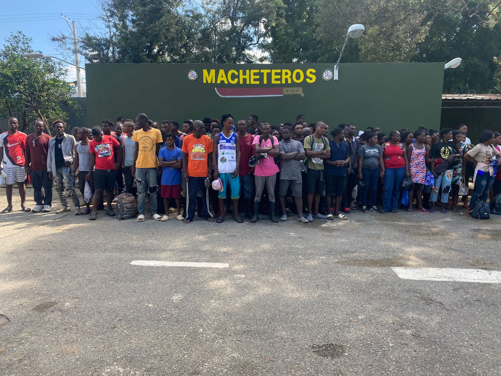 ERD intercepta a 130 ciudadanos haitianos en operativos realizados en Mao, Amina y Pueblo Nuevo - Noticias de hoy en República Dominicana | De Último Minuto