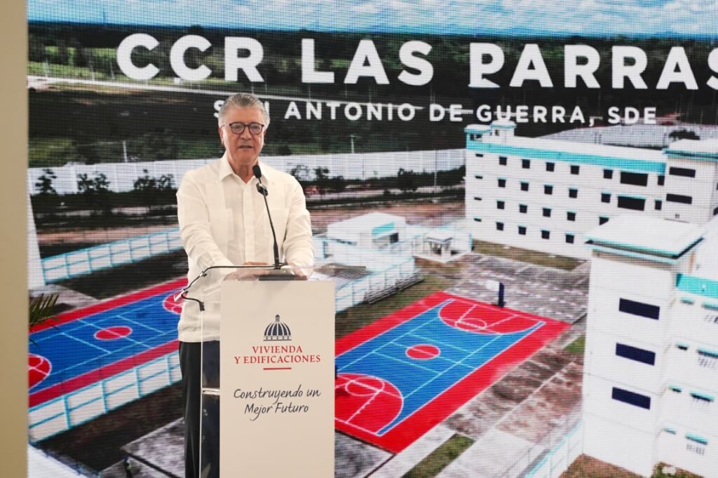 Cárcel Las Parras operará bajo prohibición total de celulares para internos y agentes penitenciarios | 5 | Cárcel Las Parras operará bajo prohibición total de celulares para internos y agentes penitenciarios - Noticias de hoy en República Dominicana | De Último Minuto