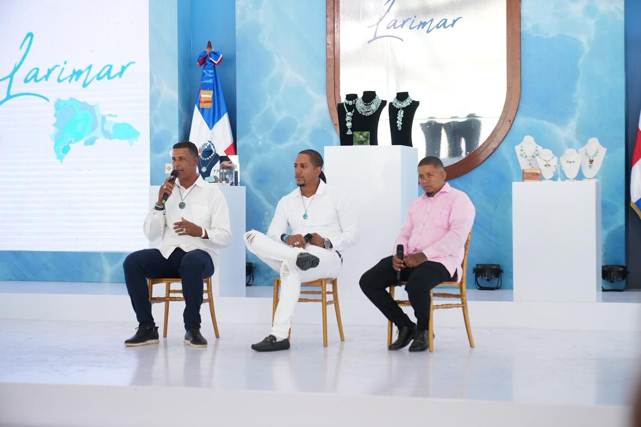 Artesanos y mineros protagonizan emotiva jornada en honor al Larimar en Bahoruco - Noticias de hoy en República Dominicana | De Último Minuto