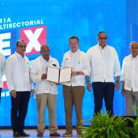 Acreditan denominación de origen del Aguacate de Cambita durante cierre de Expo Constitución 2025