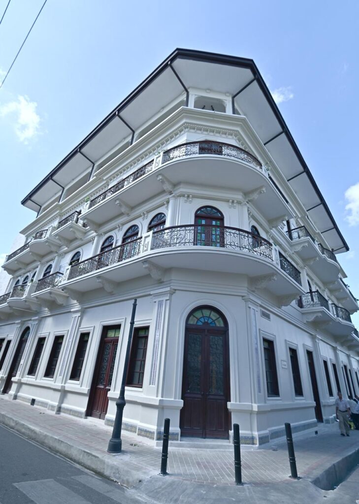 Banreservas rehabilita el antiguo Hotel Mercedes y lo convierte en el Centro Cultural Banreservas de Santiago desde el 29 de noviembre - Noticias de hoy en República Dominicana | De Último Minuto