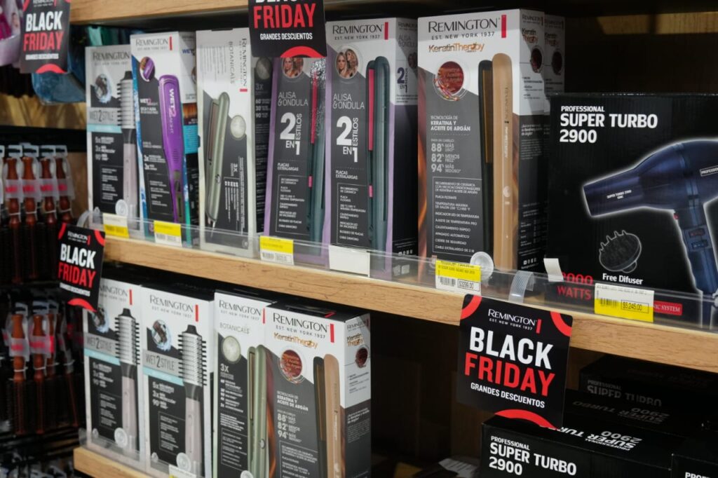 Ciudadanos abarrotan principales tiendas del país en busca de ofertas del Viernes Negro - Noticias de hoy en República Dominicana | De Último Minuto