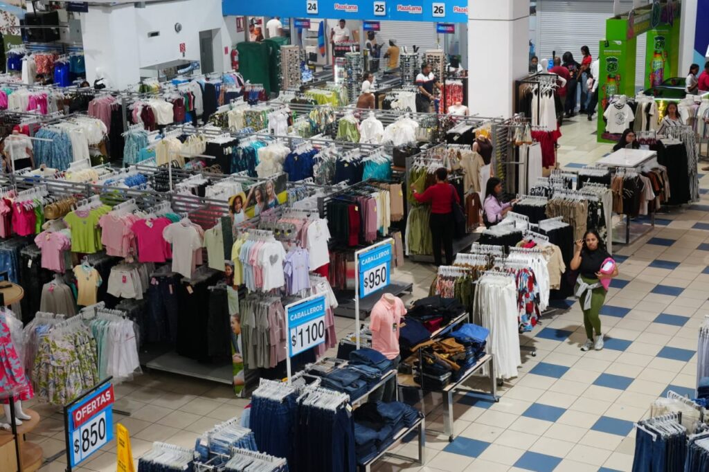 Ciudadanos abarrotan principales tiendas del país en busca de ofertas del Viernes Negro - Noticias de hoy en República Dominicana | De Último Minuto