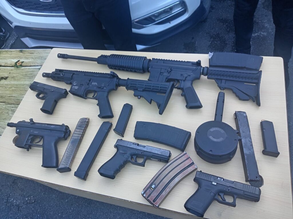 Liberan a “Deivi El Gordo”, implicado en red criminal y ocuparle armas de alto calibre | 3 | Liberan a “Deivi El Gordo”, implicado en red criminal y ocuparle armas de alto calibre - Noticias de hoy en República Dominicana | De Último Minuto