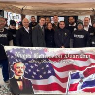 Líderes comunitarios regalan pavo en víspera del Día de Acción de Gracias en Providence