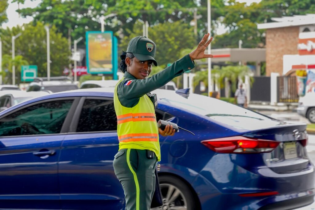 DIGESETT coordina junto al INTRANT, ADN y plazas comerciales acciones para gestionar el tránsito en Black Friday - Noticias de hoy en República Dominicana | De Último Minuto