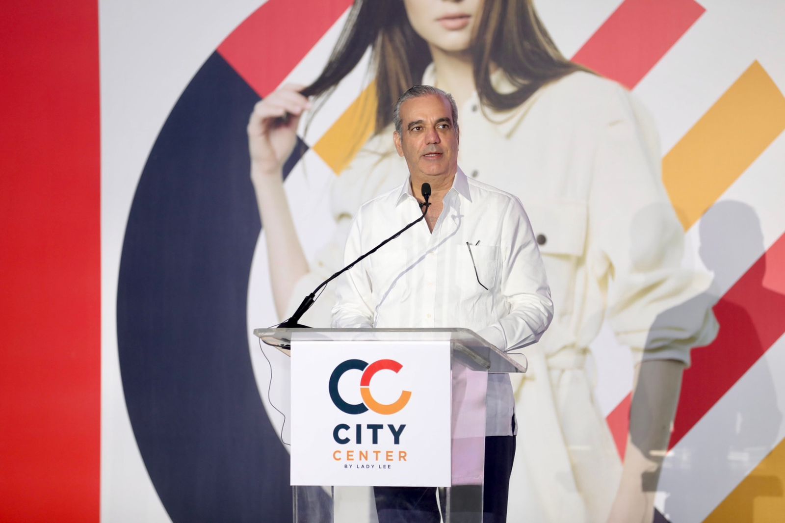 Presidente Abinader lanza el Bono Navideño 2025 para 2.6 millones de dominicanos; llama al pueblo a fortalecer la familia y la unión nacional en esta Navidad - Noticias de hoy en República Dominicana | De Último Minuto