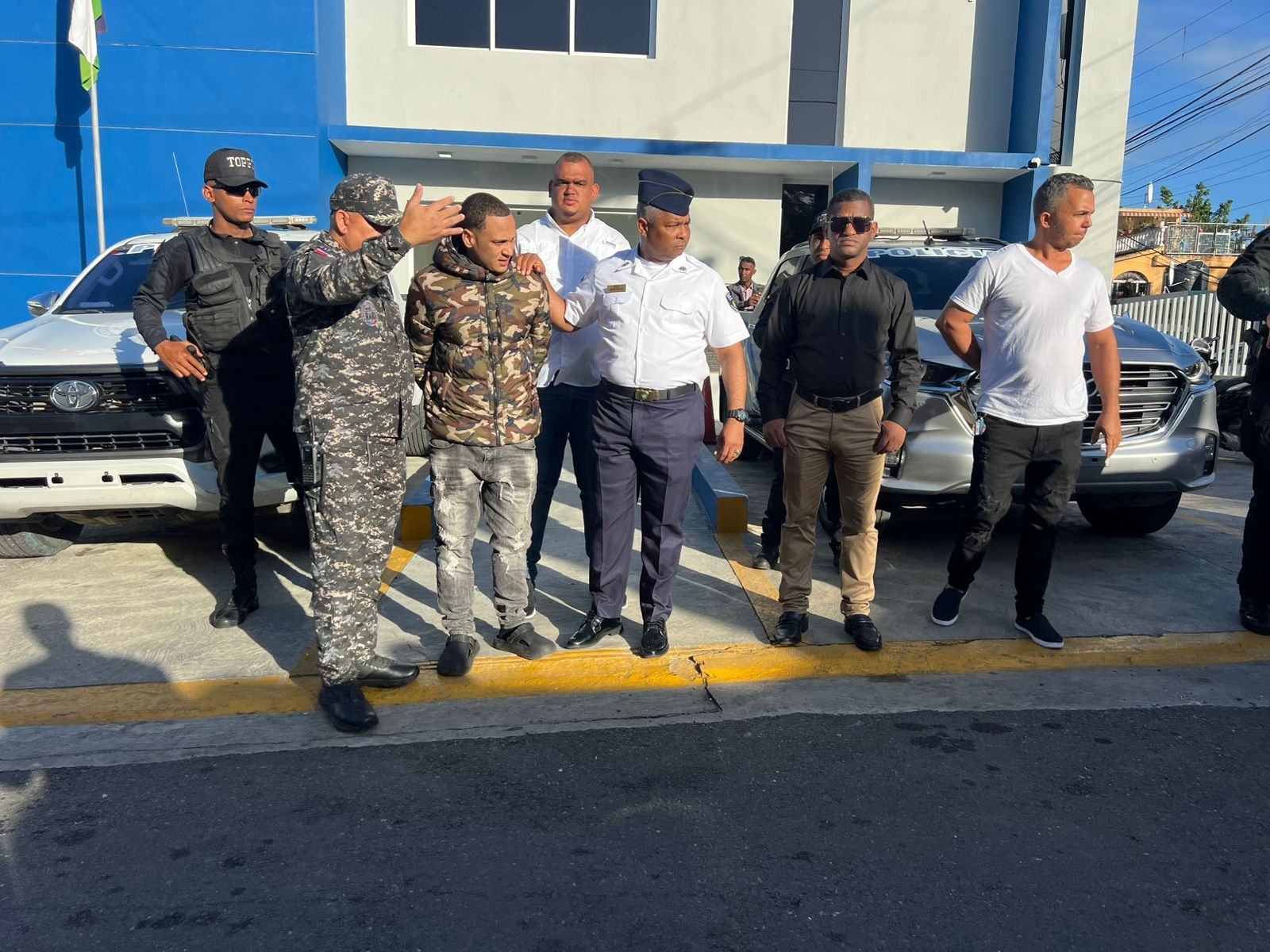 Michael Mofongo se entrega a la Policía tras incidente con prestamista herido en Los Alcarrizos - Noticias de hoy en República Dominicana | De Último Minuto
