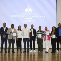Gobernación de Azua reconoce a jóvenes finalistas del Sur rumbo al Premio Nacional de la Juventud 2026 - Noticias de hoy en República Dominicana | De Último Minuto