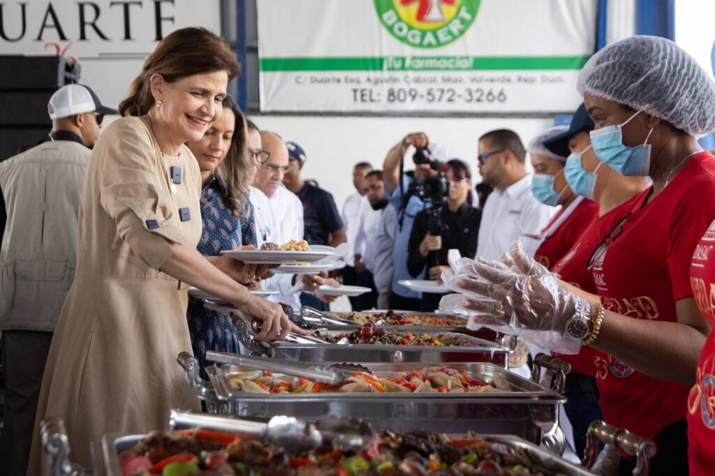 Raquel Peña lleva la “Navidad 360” a la Línea Noroeste | 3 | Raquel Peña lleva la “Navidad 360” a la Línea Noroeste - Noticias de hoy en República Dominicana | De Último Minuto