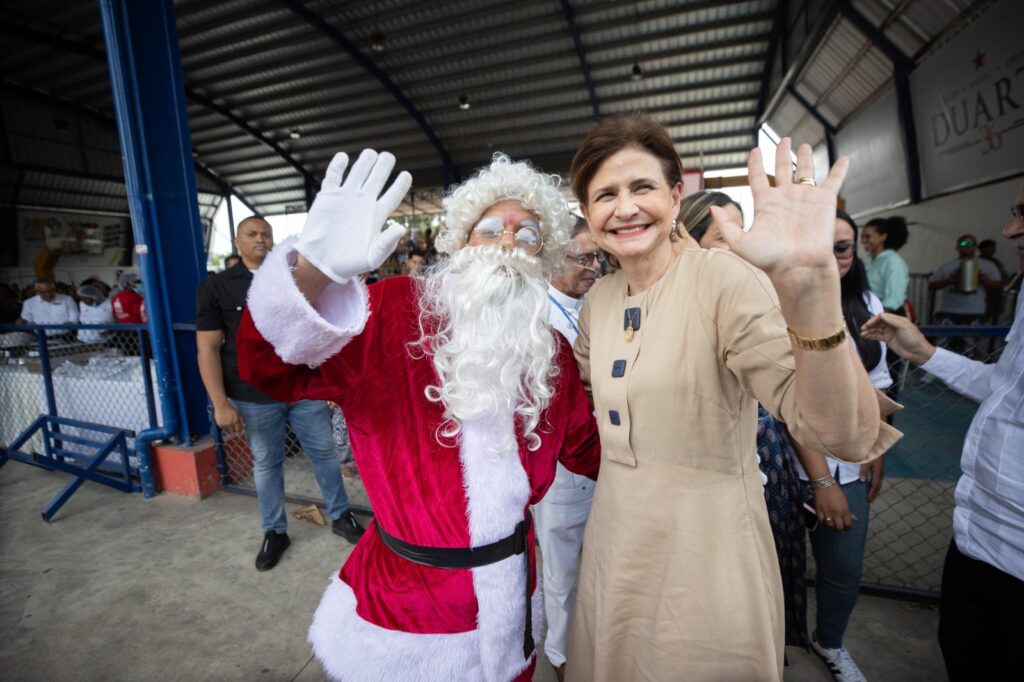 Raquel Peña lleva la “Navidad 360” a la Línea Noroeste | 2 | Raquel Peña lleva la “Navidad 360” a la Línea Noroeste - Noticias de hoy en República Dominicana | De Último Minuto