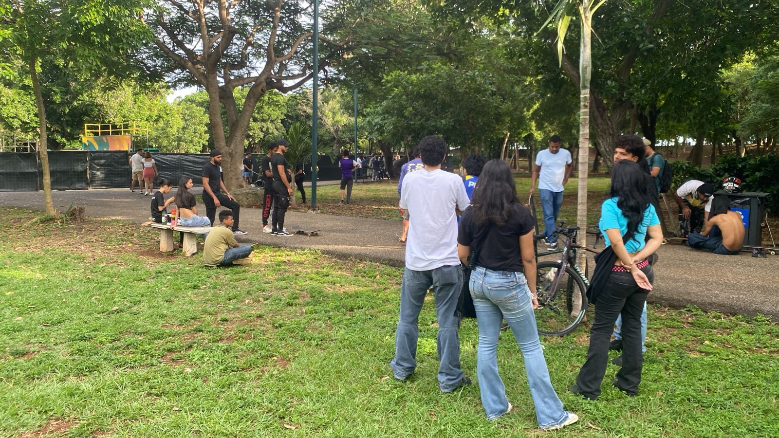 Jóvenes denuncian intento de desalojarlos de su única zona deportiva en El Mirador - Noticias de hoy en República Dominicana | De Último Minuto