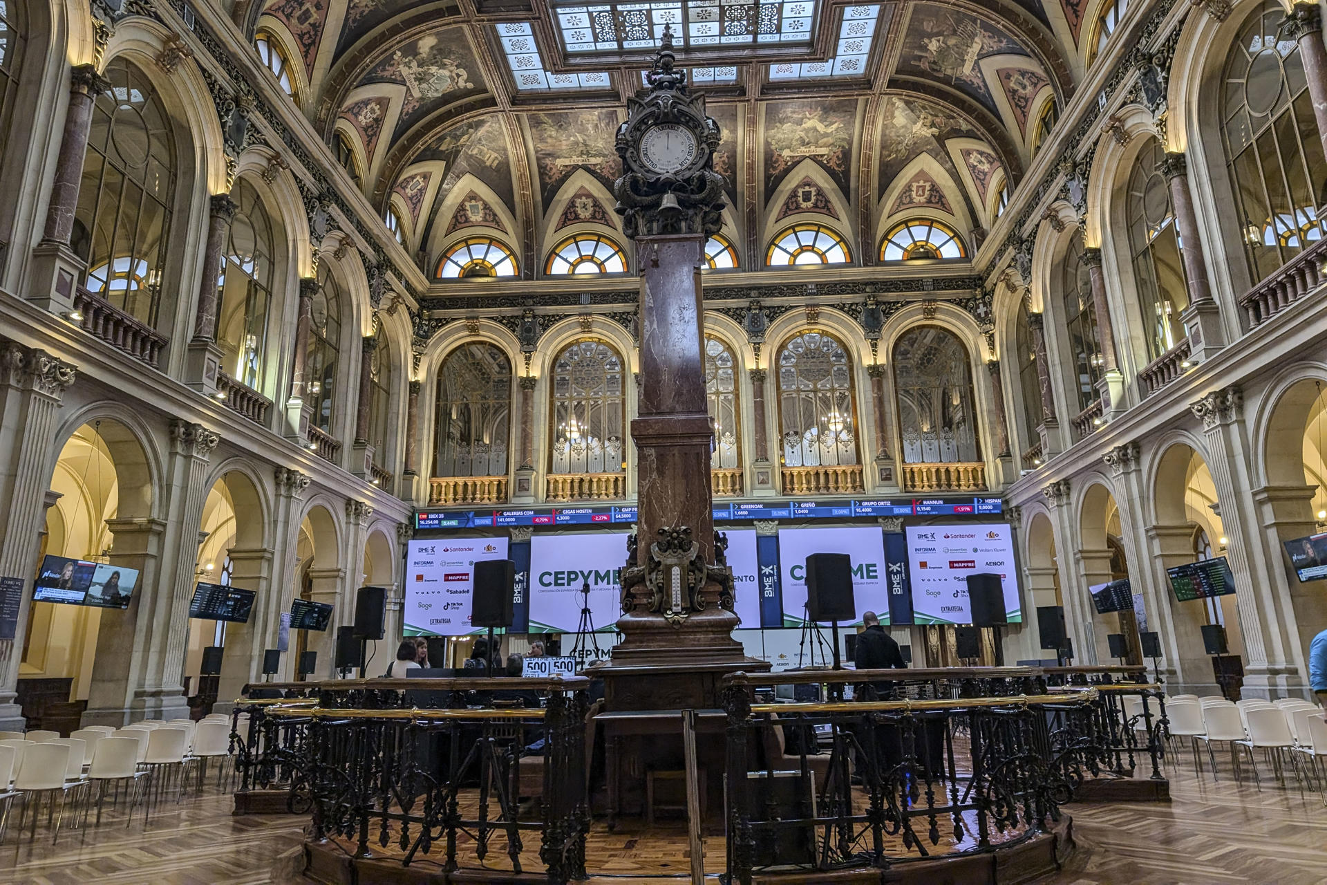 La bolsa española sube el 1,39 % y marca su tercer máximo histórico consecutivo