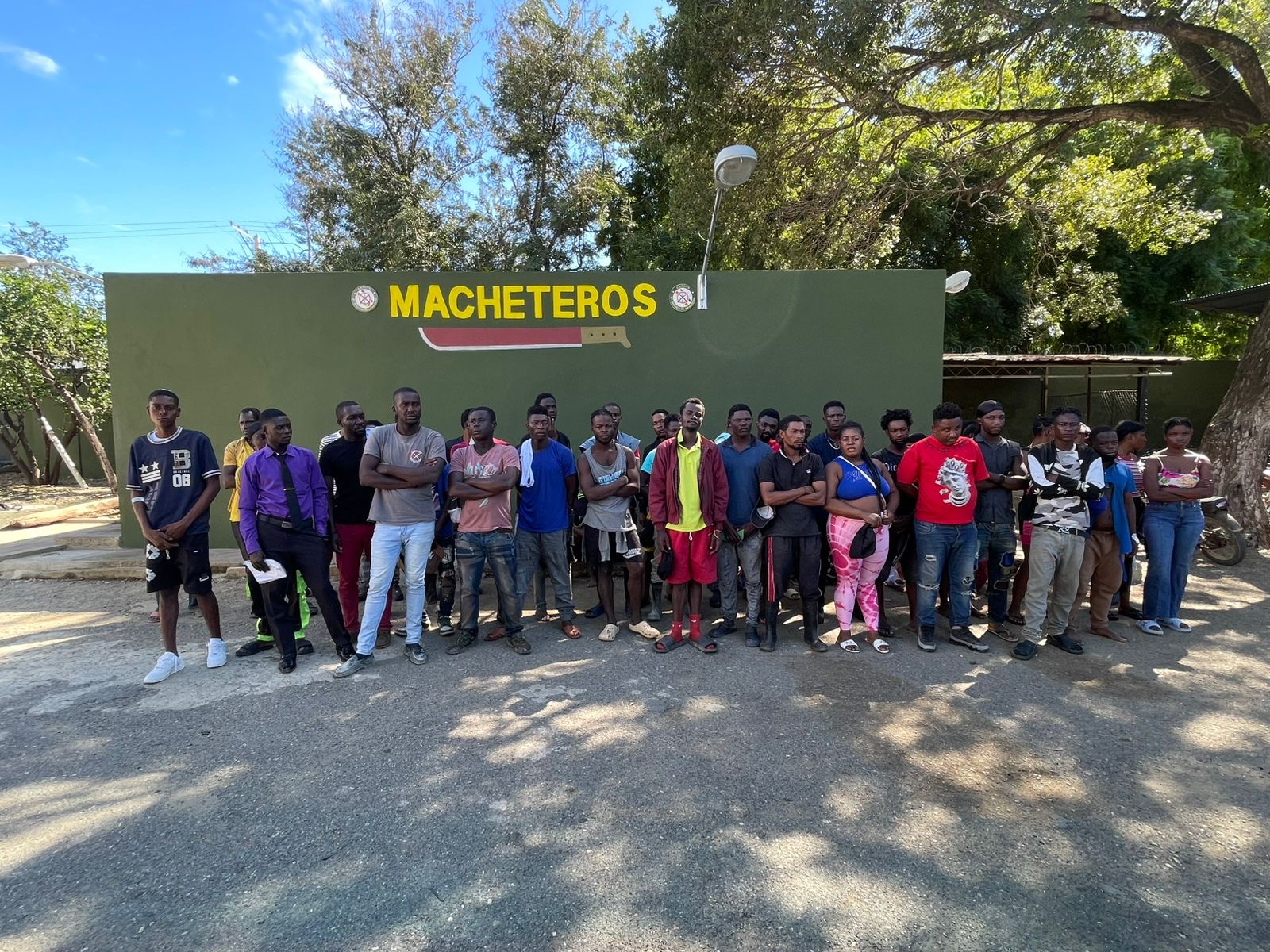 Ejército intensifica operativos y detiene a 186 haitianos en condición migratoria irregular en Valverde - Noticias de hoy en República Dominicana | De Último Minuto