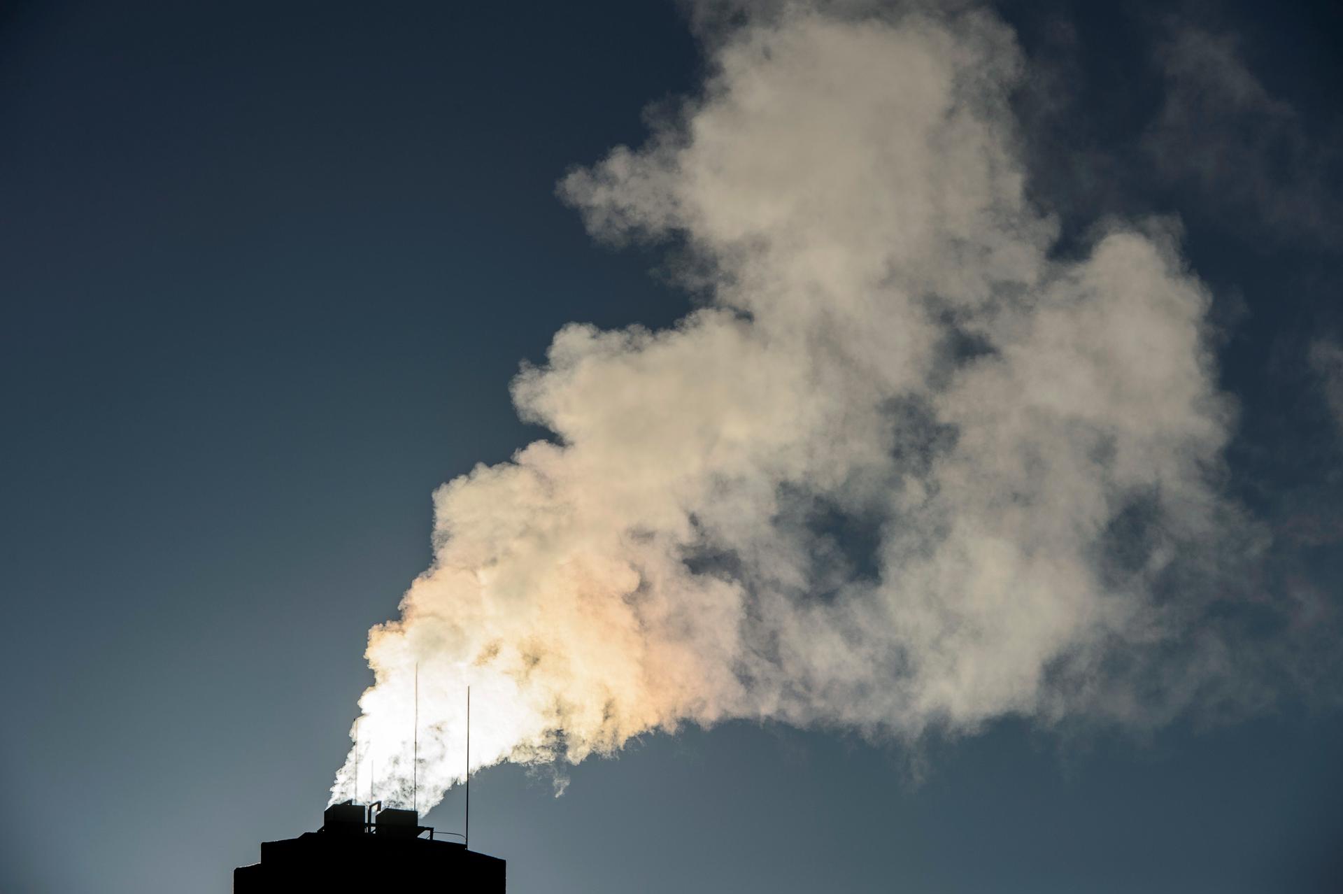 Nuevo récord de emisiones de CO2 de origen fósil en 2025 tras aumentar un 1,1 %
