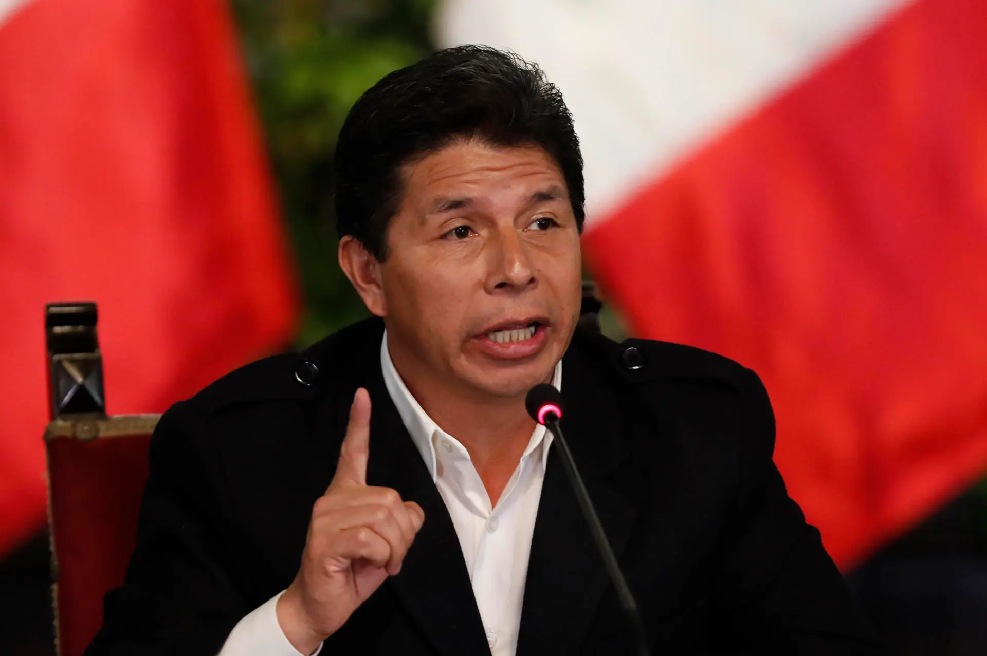 Expresidente peruano Castillo dice que es sometido a un juicio "diseñado para destruirlo"
