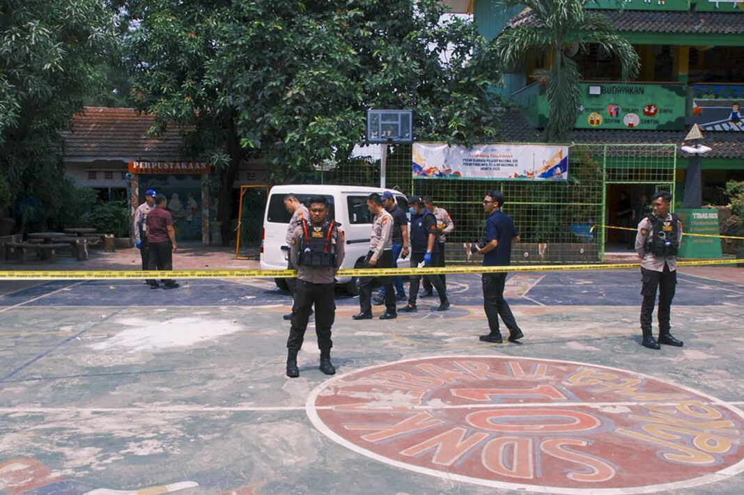 Al menos 20 niños heridos por atropello en reparto de comidas gratis en escuela indonesia