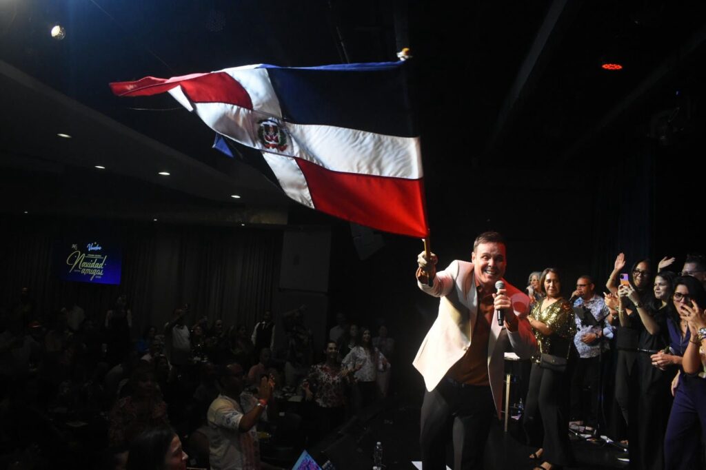 Frank Ceara ofrece un inolvidable cierre de “Navidad entre Amigos 2025” | 2 | Frank Ceara ofrece un inolvidable cierre de “Navidad entre Amigos 2025” - Noticias de hoy en República Dominicana | De Último Minuto