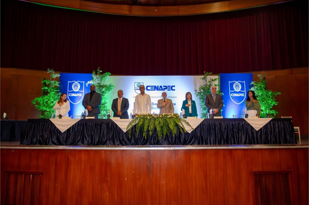 CENAPEC gradúa a 1,036 bachilleres en Santo Domingo y centros del interior | 2 | CENAPEC gradúa a 1,036 bachilleres en Santo Domingo y centros del interior - Noticias de hoy en República Dominicana | De Último Minuto