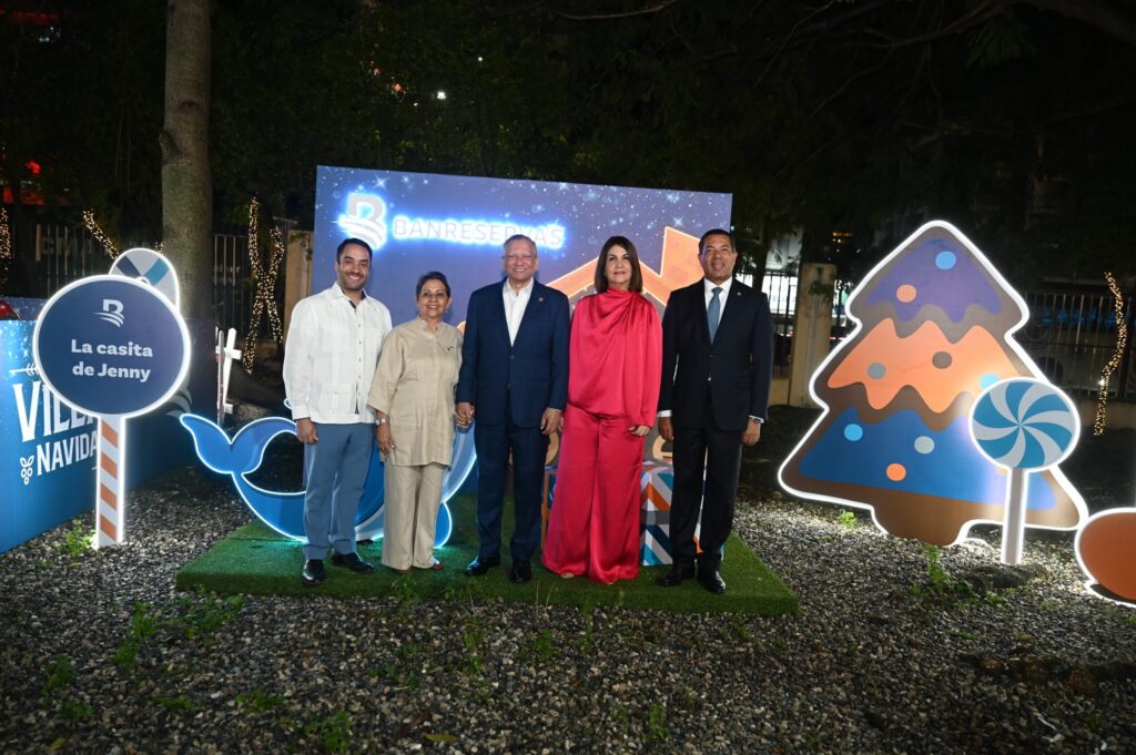 Abinader inaugura Villa Navidad junto al presidente de BR, Leonardo Aguilera y la alcaldesa Carolina Mejía | 3 | Abinader inaugura Villa Navidad junto al presidente de BR, Leonardo Aguilera y la alcaldesa Carolina Mejía - Noticias de hoy en República Dominicana | De Último Minuto
