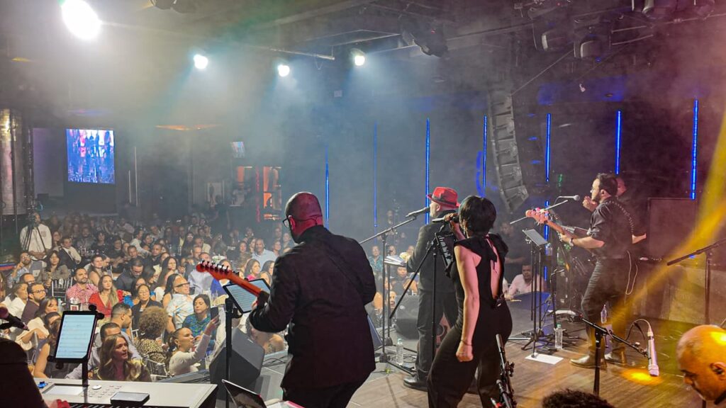 Pavel Núñez y su BipolarBand brindaron una noche inolvidable en Hard Rock Café | 2 | Pavel Núñez y su BipolarBand brindaron una noche inolvidable en Hard Rock Café - Noticias de hoy en República Dominicana | De Último Minuto