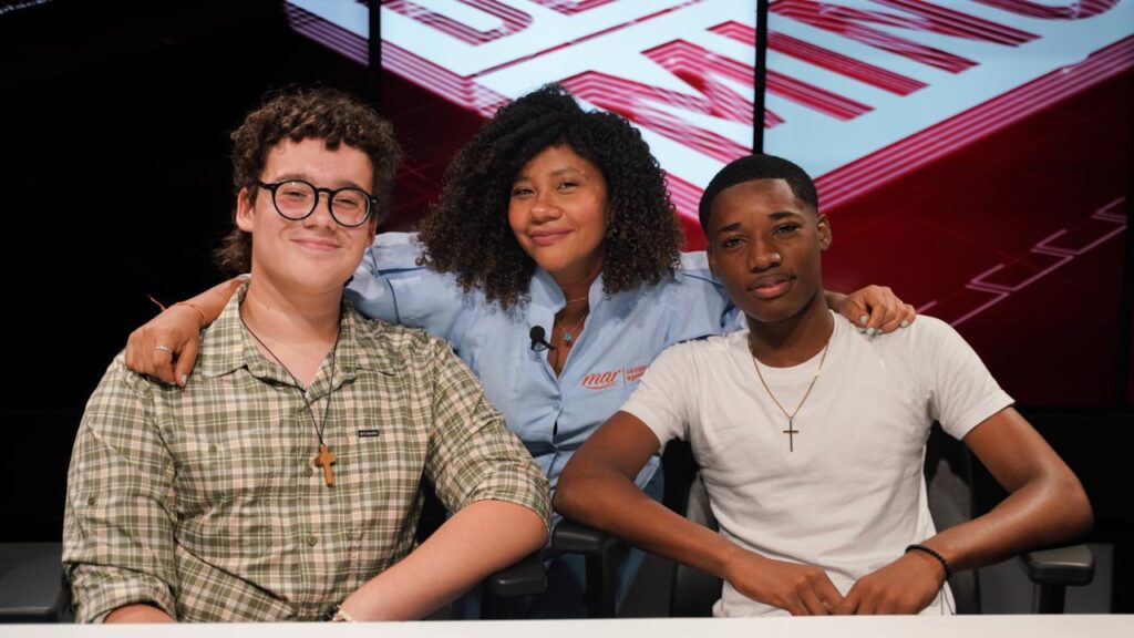 Yeyli y Fernando, los jóvenes dominicanos que brillaron en el intro del concierto de Bad Bunny en RD | 2 | Yeyli y Fernando, los jóvenes dominicanos que brillaron en el intro del concierto de Bad Bunny en RD - Noticias de hoy en República Dominicana | De Último Minuto