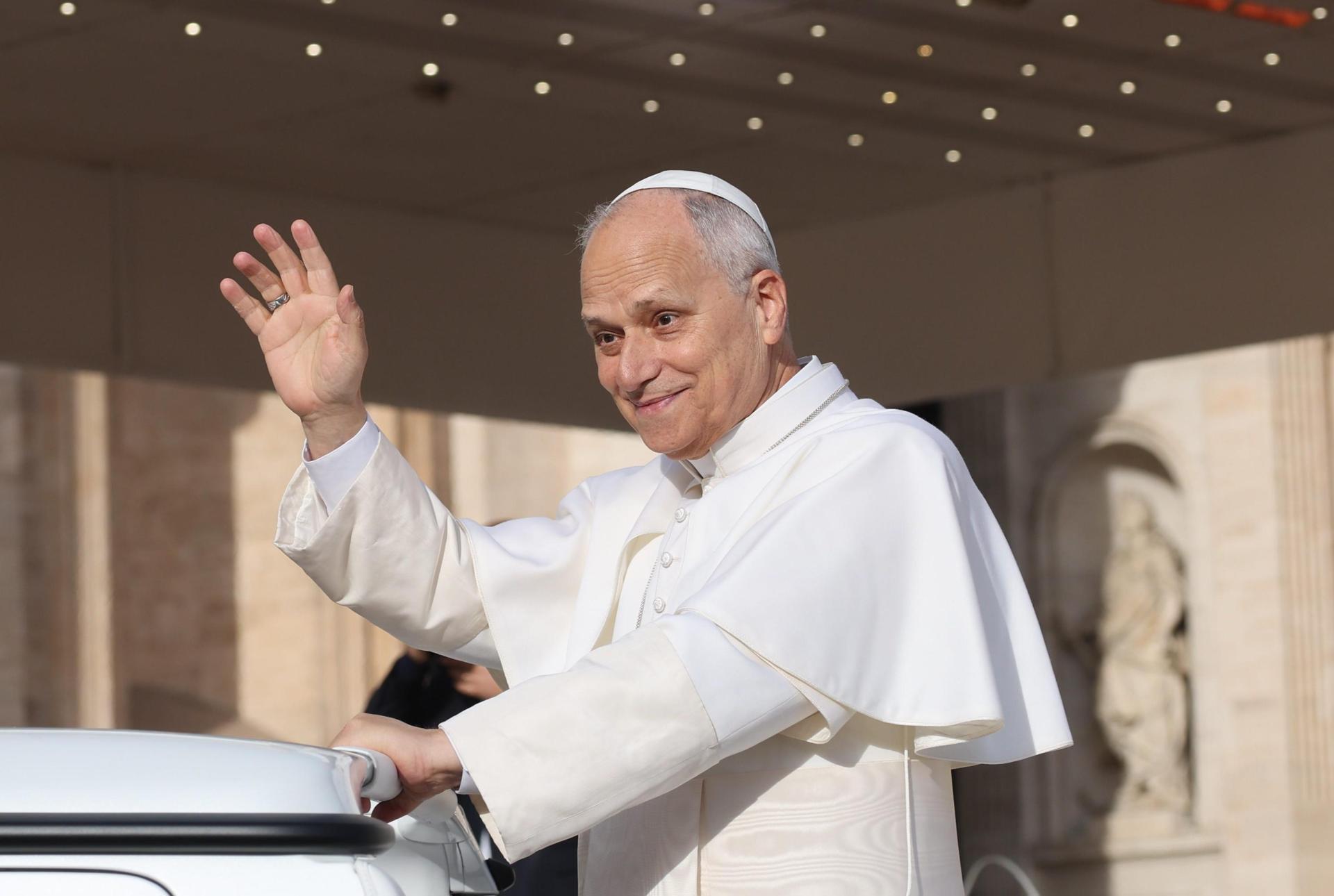 El papa León XIV aprende alemán en Internet en las noches de insomnio