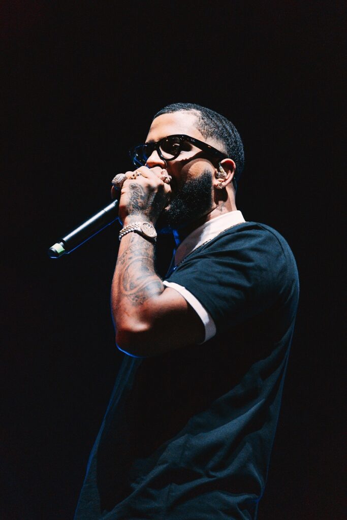 Concierto de Rauw Alejandro convirtió al Malecón de SD en una "Noche Caribeña", reuniendo a más de 5 artistas en escena | 2 | Concierto de Rauw Alejandro convirtió al Malecón de SD en una "Noche Caribeña", reuniendo a más de 5 artistas en escena - Noticias de hoy en República Dominicana | De Último Minuto