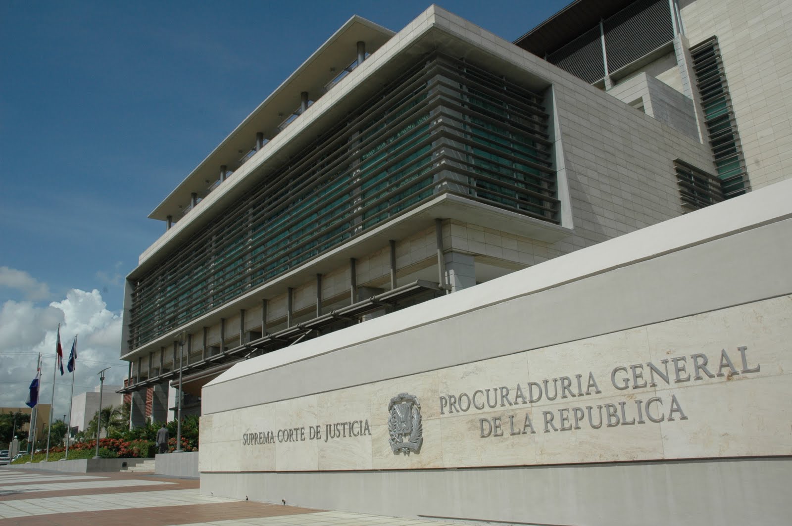 Caso SeNaSa: detenidos incluyen exfuncionarios, contratistas y familiares vinculados a Santiago Hazim - Noticias de hoy en República Dominicana | De Último Minuto