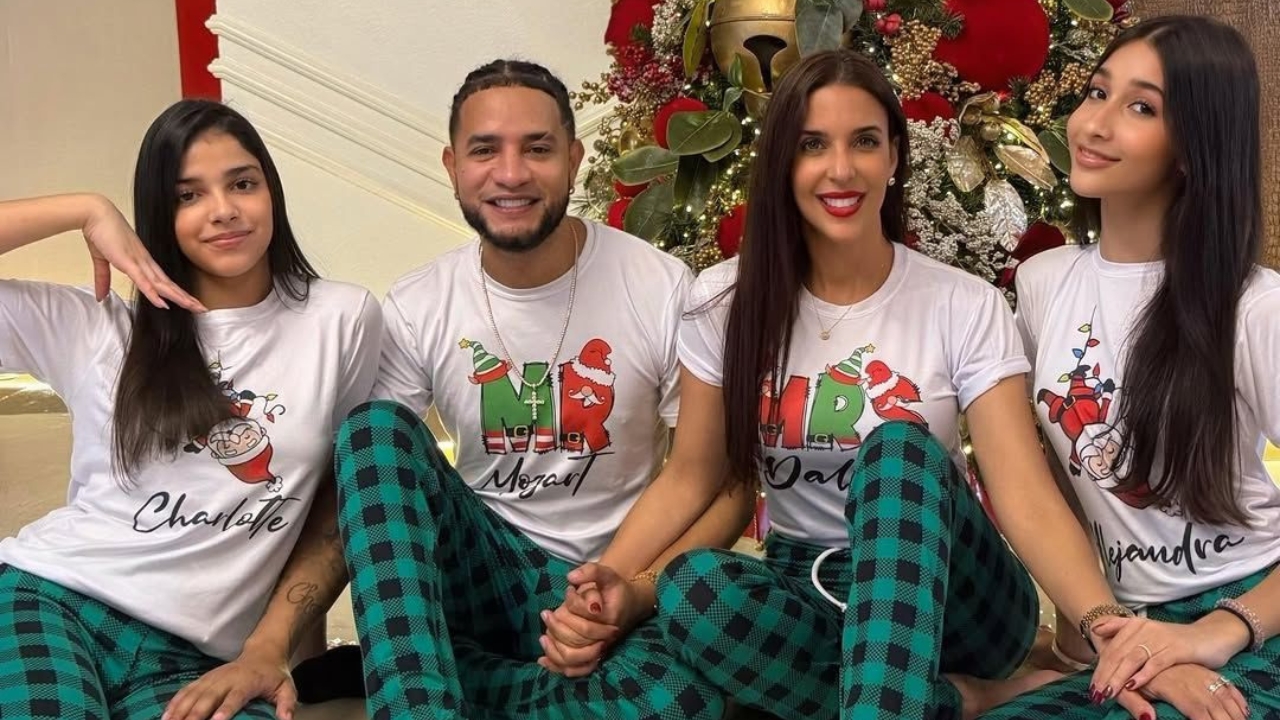 Mozart La Para y Dalisa Alegría comparten sesión de fotos familiar