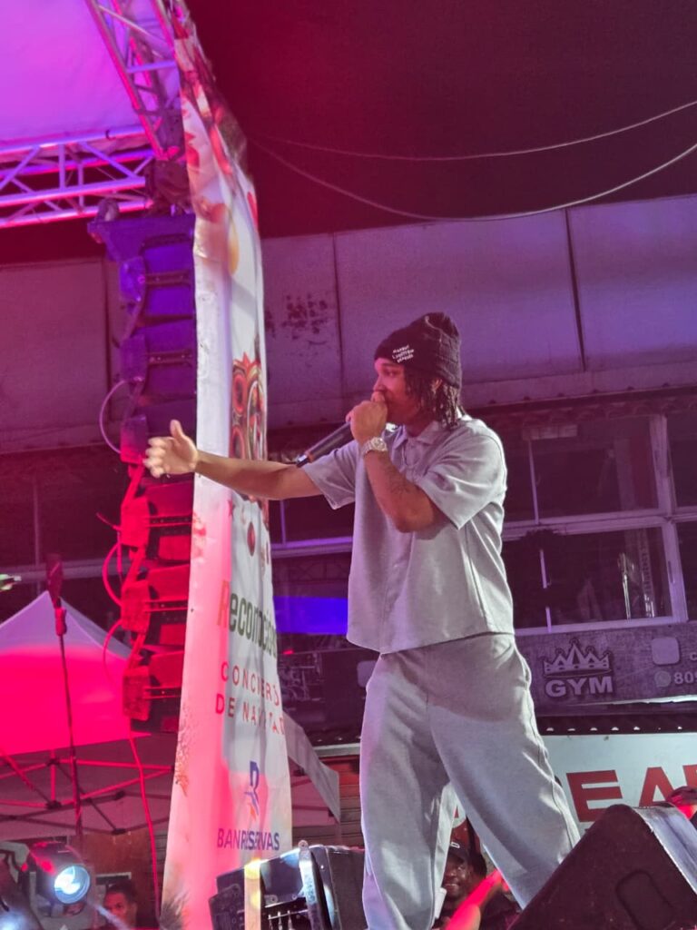 Lomiiel emociona a su gente de Herrera durante el 4to Concierto de Navidad Reconocidos | 3 | Lomiiel emociona a su gente de Herrera durante el 4to Concierto de Navidad Reconocidos - Noticias de hoy en República Dominicana | De Último Minuto