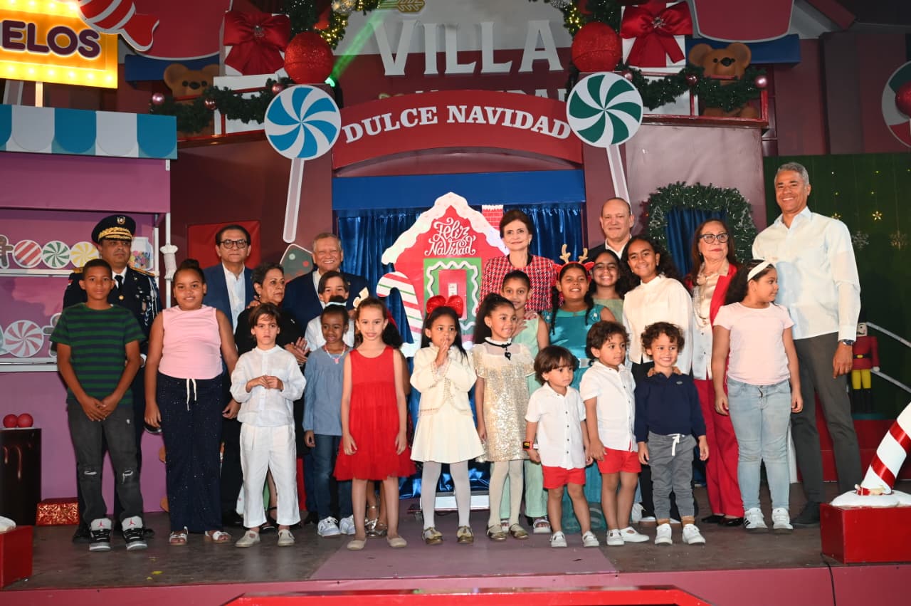 Vicepresidenta inaugura Villa Navidad 2025 en Santiago