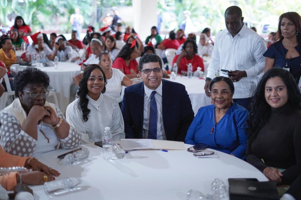 Gobierno entrega Bono Navideño a más de 1 millón 400 mil personas beneficiarias de Supérate | 4 | Gobierno entrega Bono Navideño a más de 1 millón 400 mil personas beneficiarias de Supérate - Noticias de hoy en República Dominicana | De Último Minuto