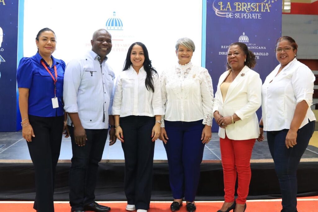 Gobierno entrega Bono Navideño a más de 1 millón 400 mil personas beneficiarias de Supérate | 3 | Gobierno entrega Bono Navideño a más de 1 millón 400 mil personas beneficiarias de Supérate - Noticias de hoy en República Dominicana | De Último Minuto