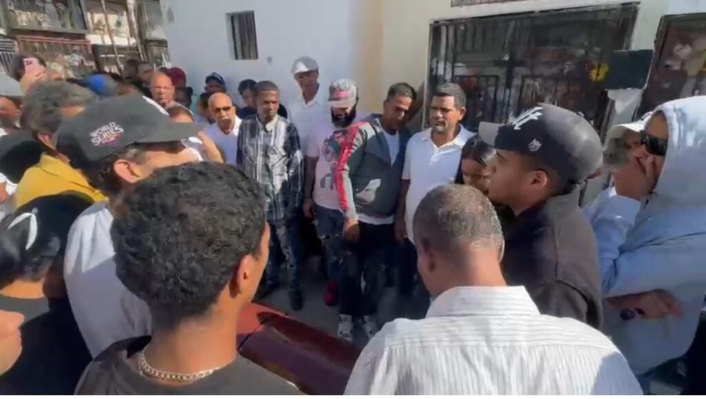 Sepultan a dirigente choferil fallecido durante entrevista en vivo en Santiago | 3 | Sepultan a dirigente choferil fallecido durante entrevista en vivo en Santiago - Noticias de hoy en República Dominicana | De Último Minuto