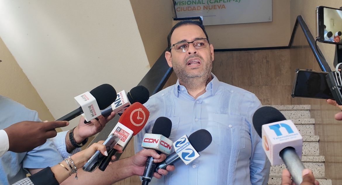Abogado denuncia “arresto innecesario” contra exgerente financiero de Senasa