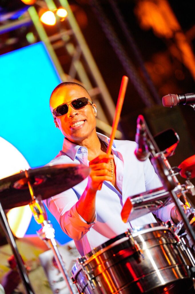 Miles disfrutan explosivo concierto navideño de ReconocidosNet en Los Guarícanos | 3 | Miles disfrutan explosivo concierto navideño de ReconocidosNet en Los Guarícanos - Noticias de hoy en República Dominicana | De Último Minuto